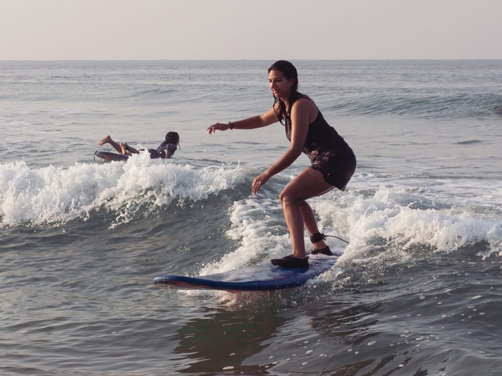 Surfing lessons in Varkala